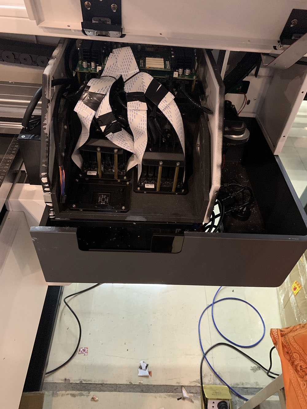 6090 Color Digital Printing Machine Flat Plate UV Printer Metal Acrylic Pp Wood Crystal Leather Printing