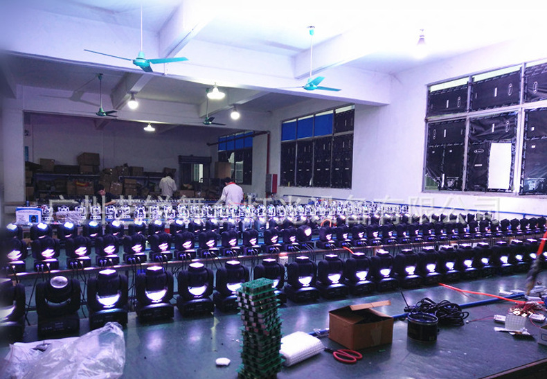 LED double-sided stepless moving head light Mini light speed light Small moving head par light Dyed light Stage lighting LED double-sided stepless moving head light Mini light speed light Small moving head par light Dyed light Stage lighting