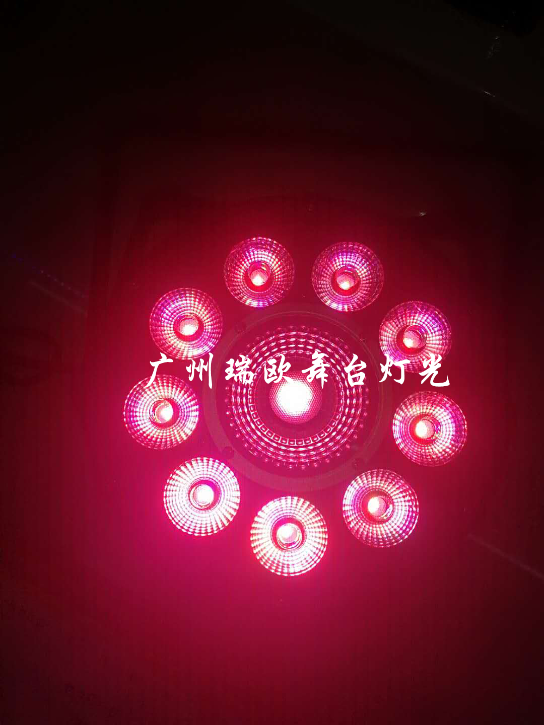 New 9+1 Full Color Plastic Flat Par Light Three-in-One Led Full Color Par Light Stage Light Wedding Dyeing New 9+1 Full Color Plastic Flat Par Light Three-in-One Led Full Color Par Light Stage Light Wedding Dyeing
