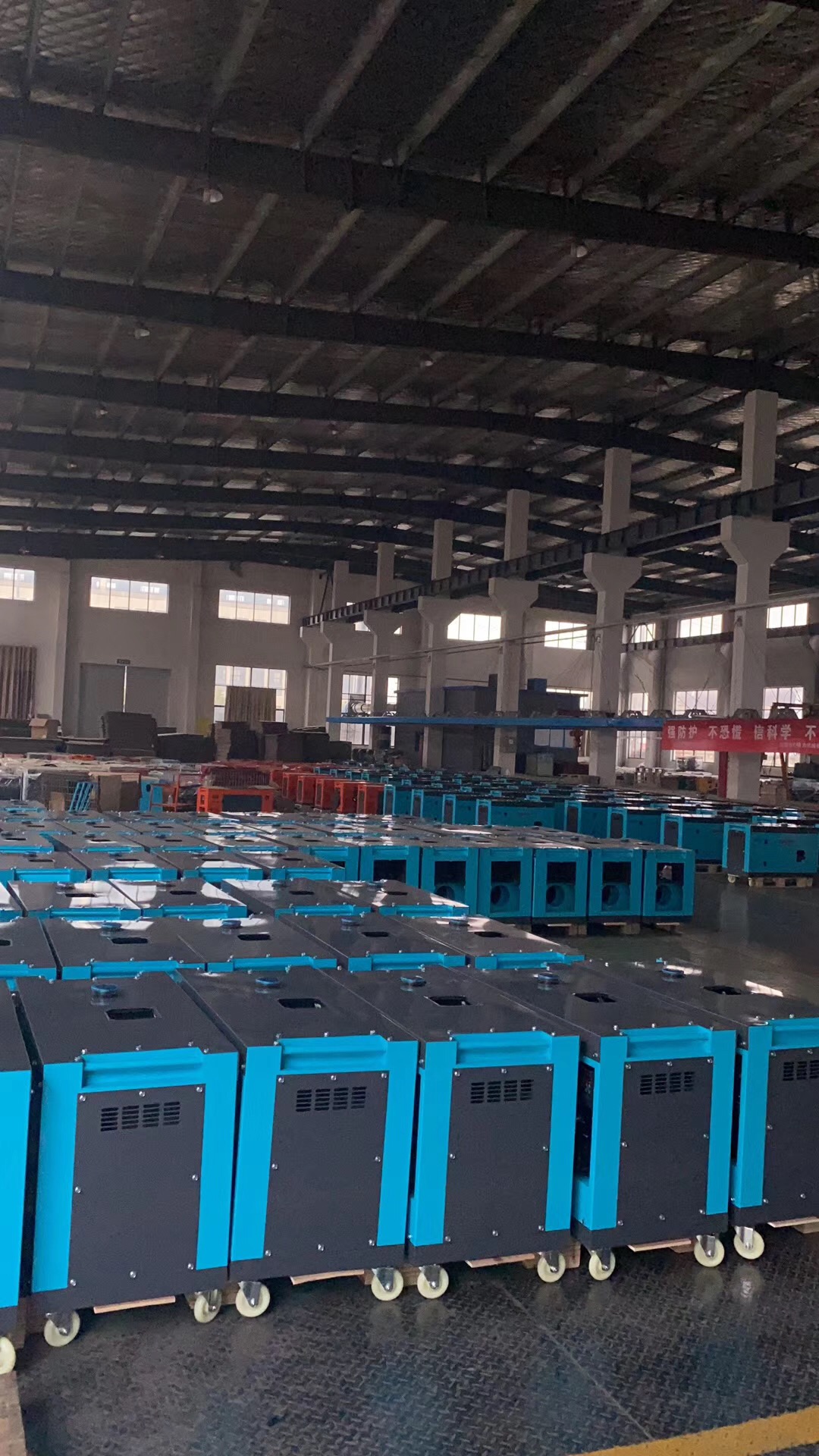 The factory sells 8KVA home type new silent diesel generator diesel generator set