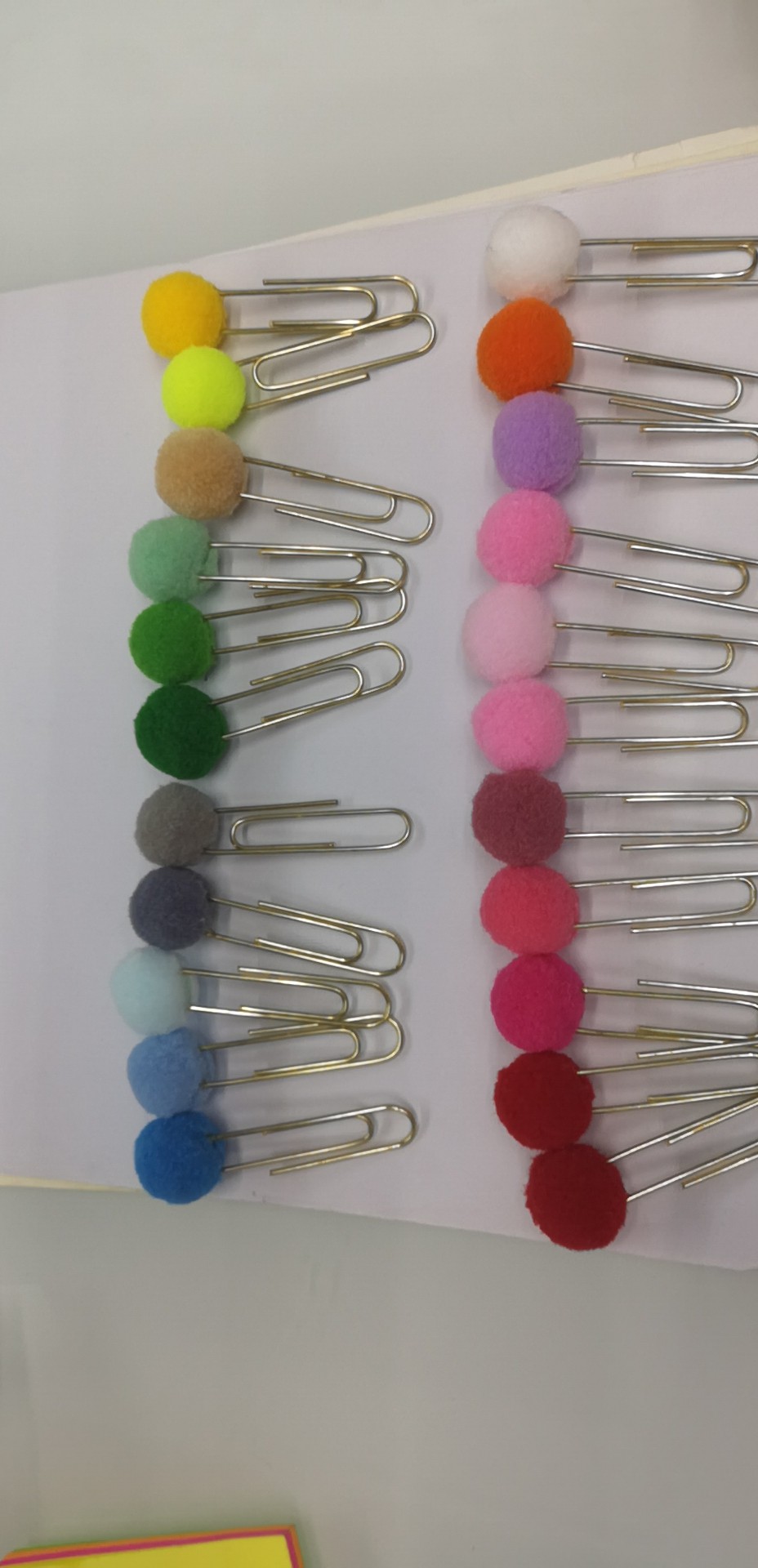 Creative girl hairball paper clip color hairball paperclip notebook DIY gold rose gold bookmark folder