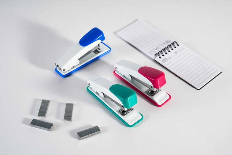 Factory Wholesale Dingli Stapler Office Metal Medium 12 Stapler Bookbinding Machine Standard 24/6 Stapler