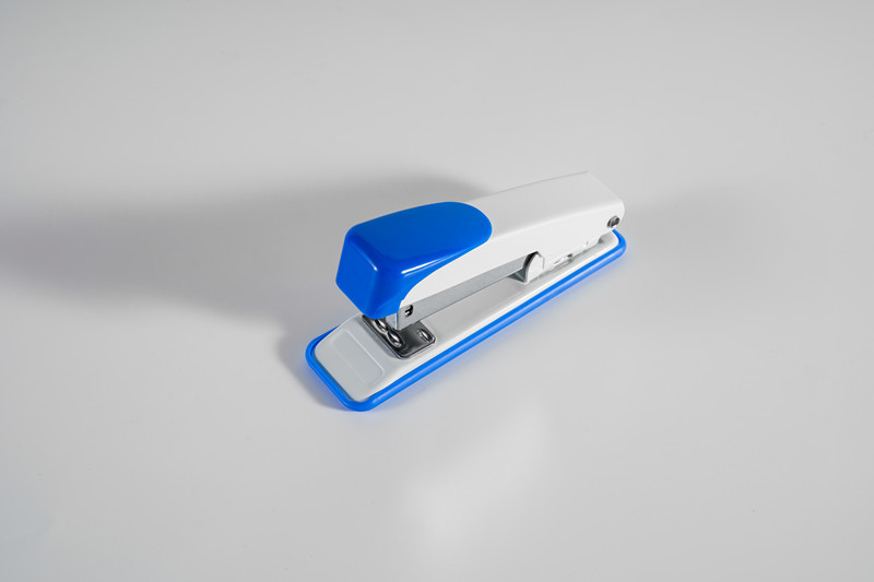 Factory Wholesale Dingli Stapler Office Metal Medium 12 Stapler Bookbinding Machine Standard 24/6 Stapler