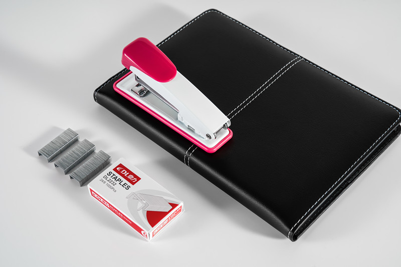 Factory Wholesale Dingli Stapler Office Metal Medium 12 Stapler Bookbinding Machine Standard 24/6 Stapler