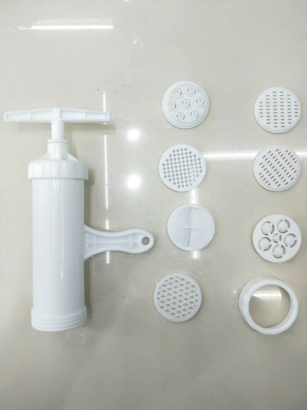 8-piece household noodle extruder manual noodle machine kitchen mini noodle press manual noodle machine 8-piece household noodle extruder manual noodle machine kitchen mini noodle press manual noodle machine