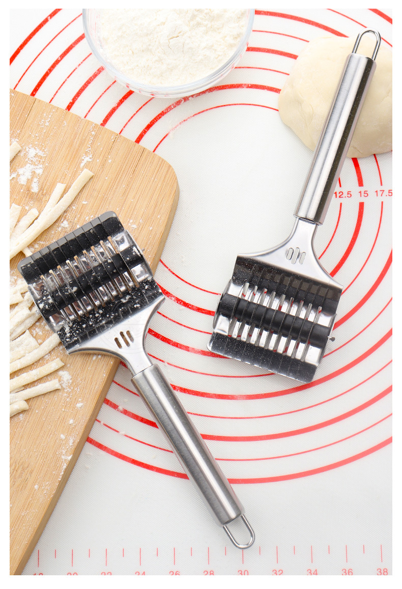Stock Stainless Steel Dough Cutting Machine Manual Dough Scraper MultiFunction Noodle Press Noodle Slitter Kitchen Tool Stock Stainless Steel Dough Cutting Machine Manual Dough Scraper MultiFunction Noodle Press Noodle Slitter Kitchen Tool