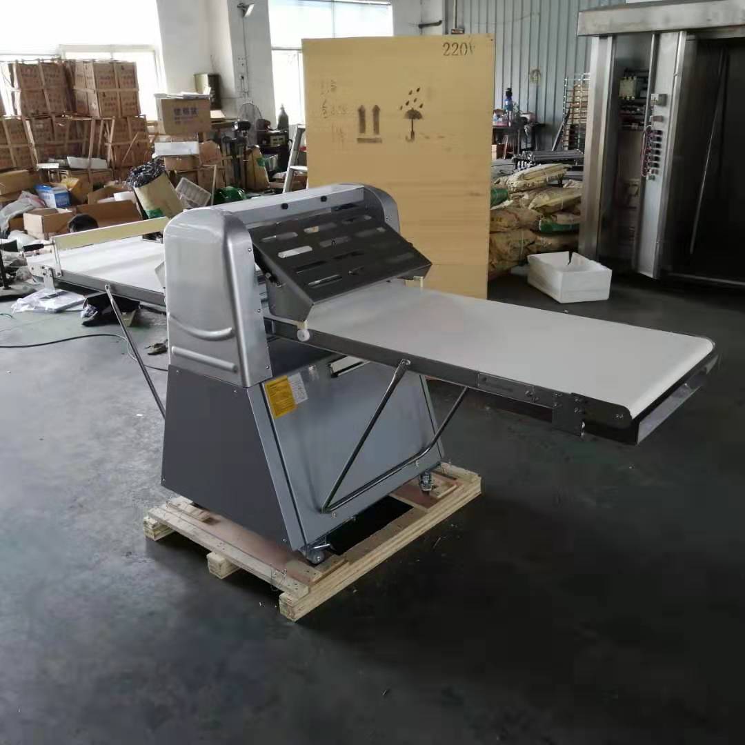 Vertical Danish Dough Commercial Pastry Equipment Dough Crisp Cutting Machine Dough Sheeter Noodle Press
