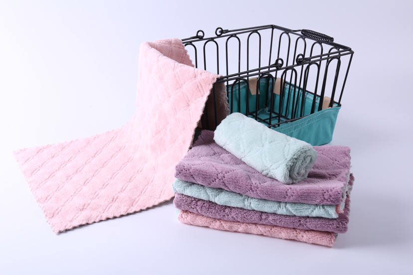 Fashion Embossed Absorbent Cloth Rag Oil-Free Lint-Free Domestic Cleaning Products Fashion Embossed Absorbent Cloth Rag Oil-Free Lint-Free Domestic Cleaning Products
