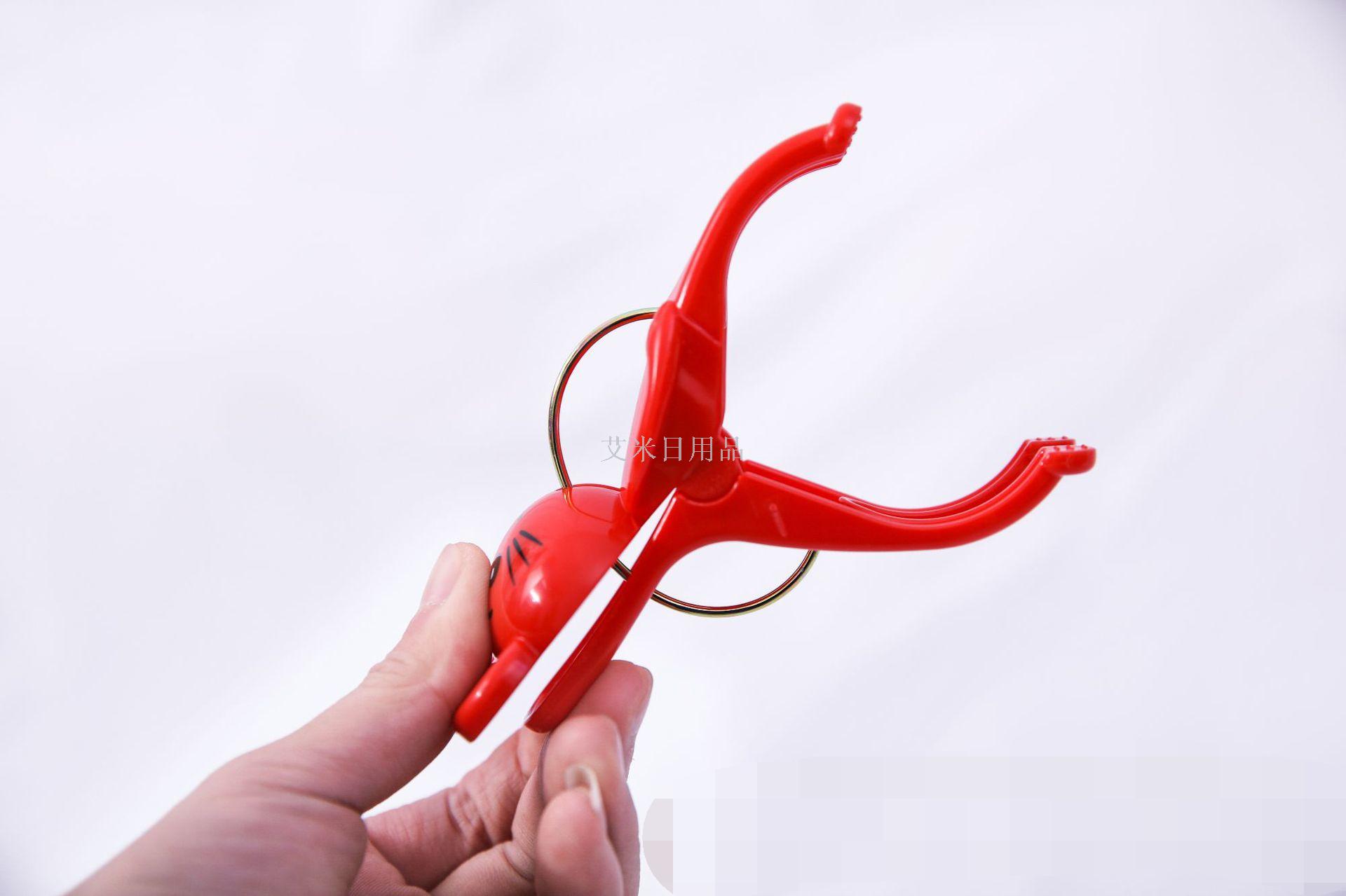 XX- red auspicious mouse cartoon plastic clip air drying quilt clip fixed frame cartoon auspicious mouse clip XX- red auspicious mouse cartoon plastic clip air drying quilt clip fixed frame cartoon auspicious mouse clip