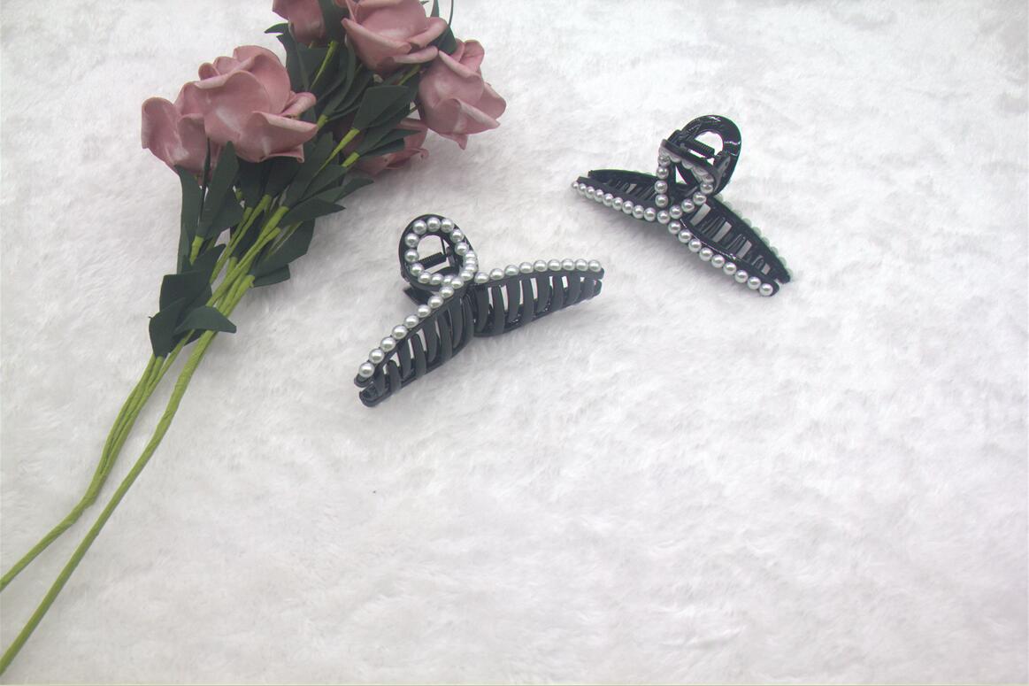 Web Celebrity Popular Pearl Clip Ladies Dish Hair Ponytail Plastic Clip Night Market 1 yuan 2 yuan shop hair clip Supply