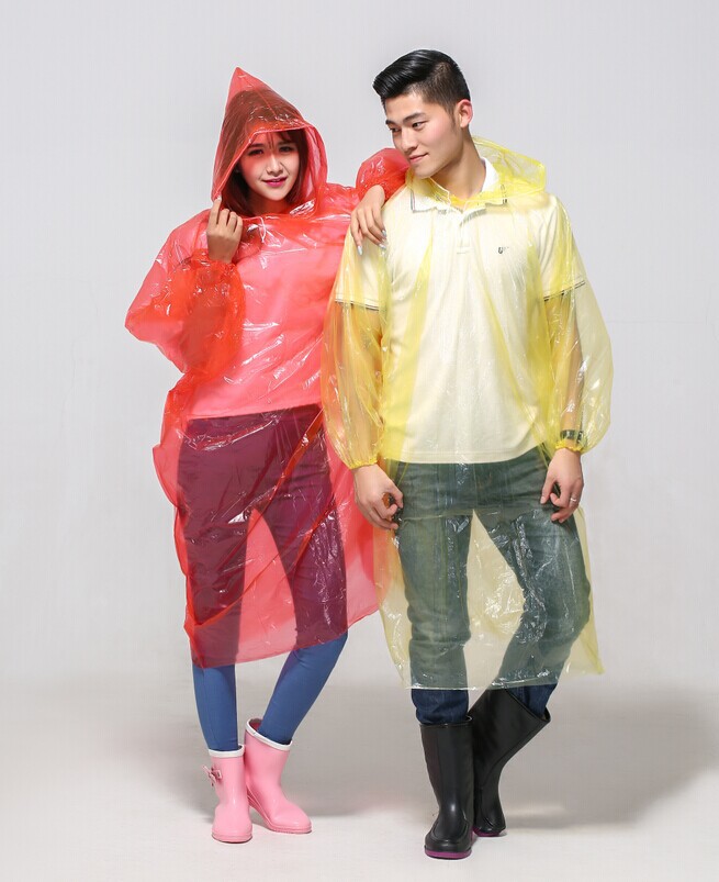 Ultra low price PE disposable raincoat pullover type portable adult raincoat outdoor portable travel raincoat wholesale