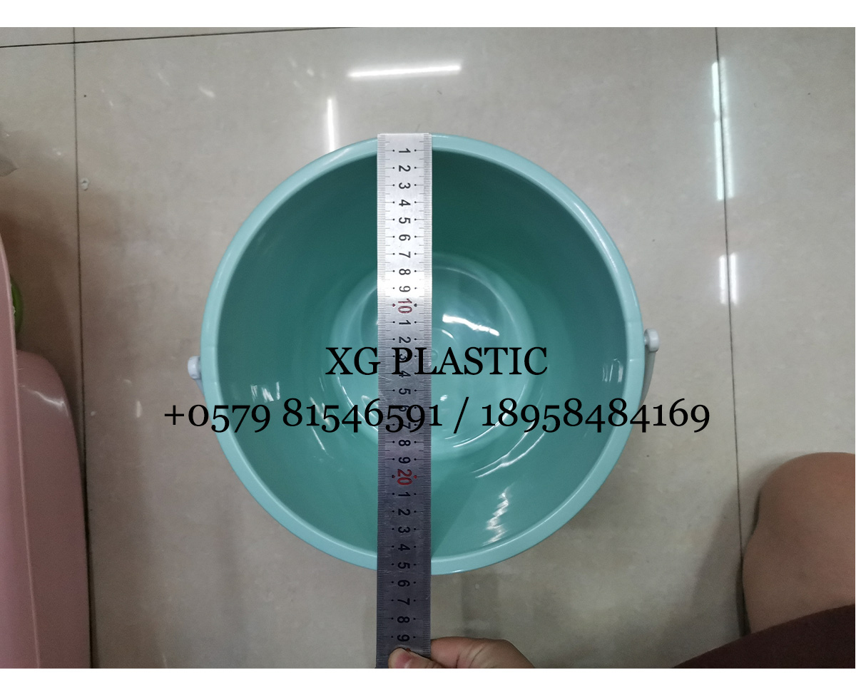 8 Liter water bucket plastic bucket with lid simple style household water storage bucket portable round shape bucket 8 Liter water bucket plastic bucket with lid simple style household water storage bucket portable round shape bucket