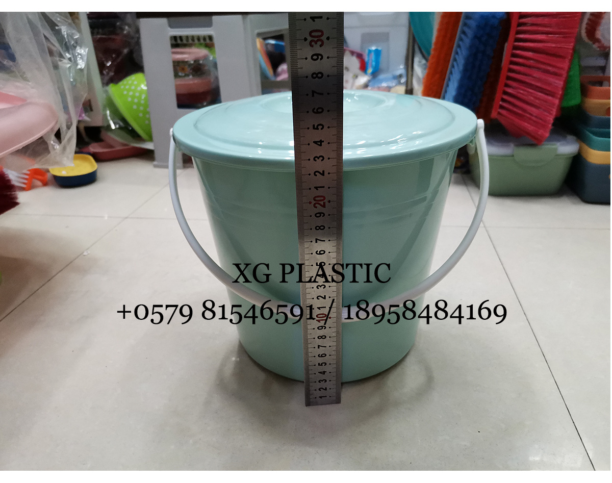 8 Liter water bucket plastic bucket with lid simple style household water storage bucket portable round shape bucket 8 Liter water bucket plastic bucket with lid simple style household water storage bucket portable round shape bucket