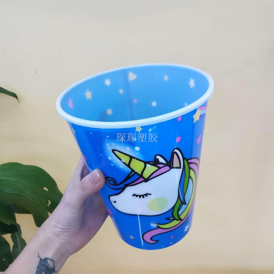 A plastic bucket is used to make popcorn A plastic bucket is used to make popcorn