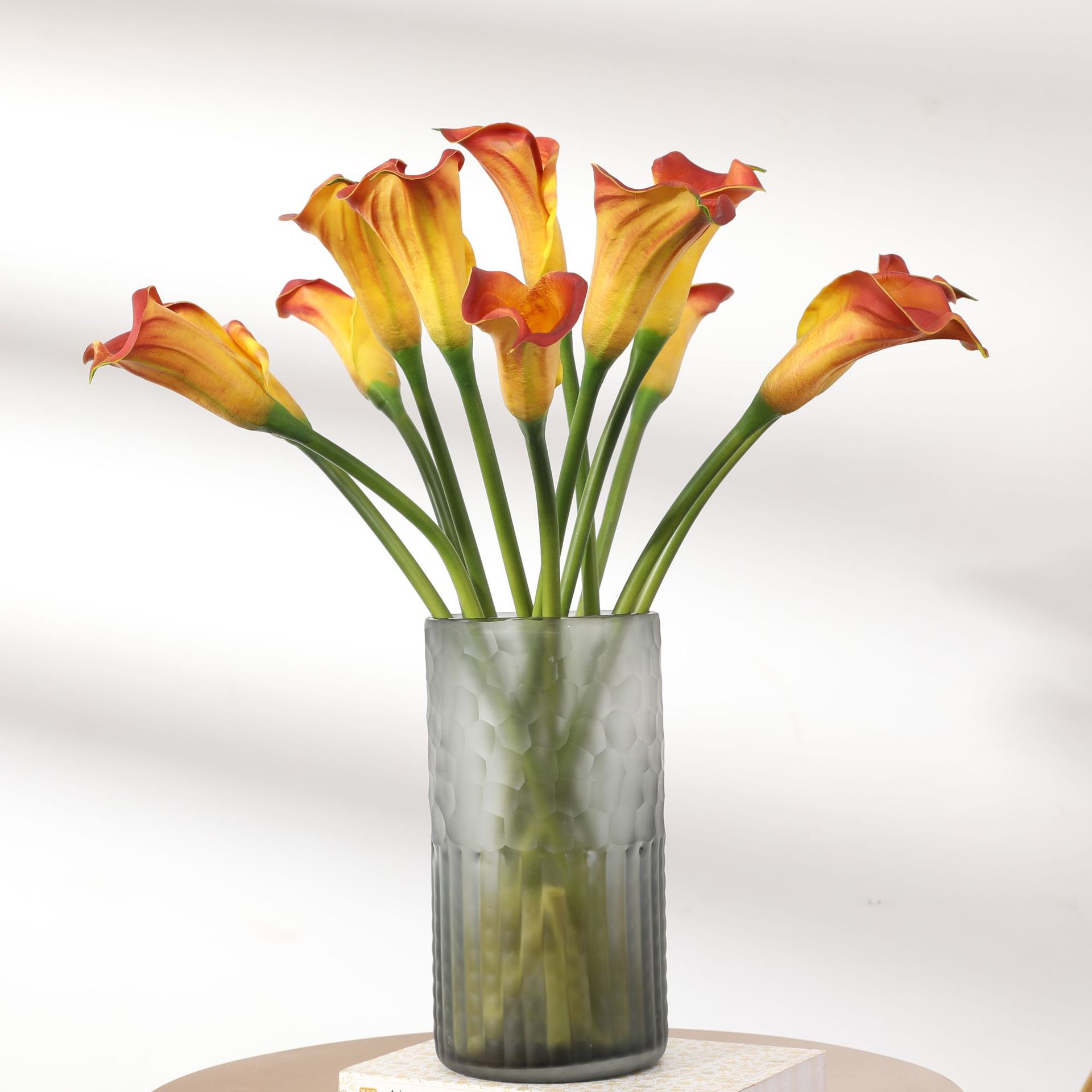 Yibo Factory Direct Sales Pu Artificial Flower Ornamental Flower Hand-Feel PU Artificial Curling Small Common Calla