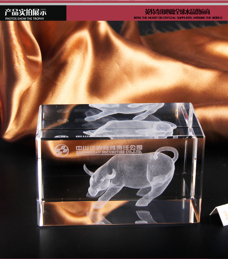 Crystal crafts 3 d carved cattle display inside carved animal zodiac custom corporate annual gifts
