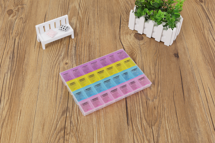 A week week kit family Travel Kit 28 portable storage box box lattice points drug A week week kit family Travel Kit 28 portable storage box box lattice points drug