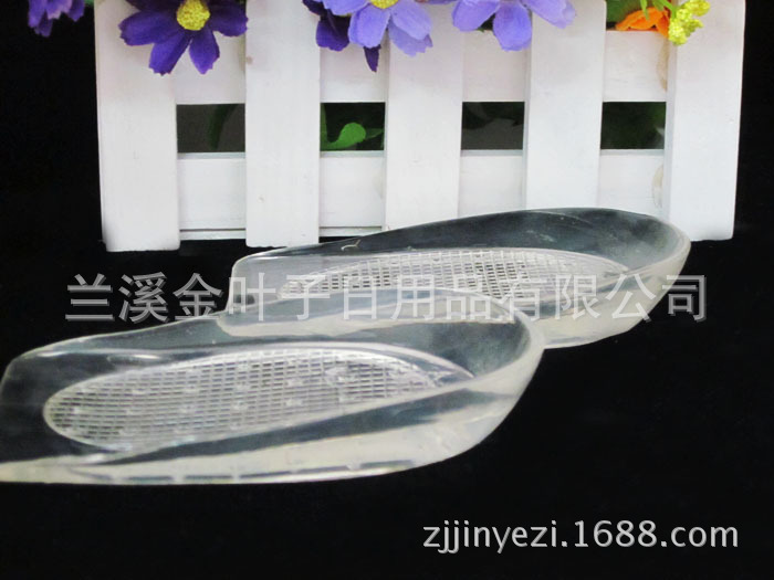 Add 0.7cm Silicone adhesive clear heel pad to relieve heel pain shock (female) Add 0.7cm Silicone adhesive clear heel pad to relieve heel pain shock (female)