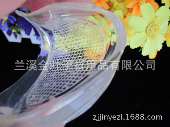 Add 0.7cm Silicone adhesive clear heel pad to relieve heel pain shock (female) Add 0.7cm Silicone adhesive clear heel pad to relieve heel pain shock (female)
