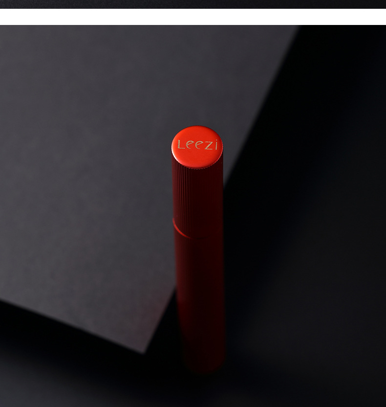 Leezi/Liz 5356 fine warped mascara for long lasting makeup Leezi/Liz 5356 fine warped mascara for long lasting makeup