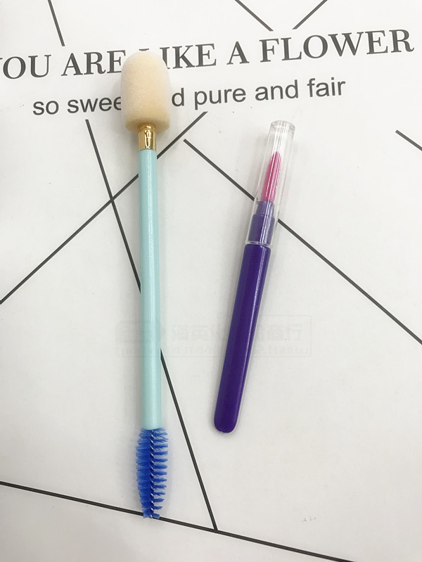 Two new style makeup powder puff + lip brush + eyelash comb eyebrows comb foreign trade domestic sales of three colors Two new style makeup powder puff + lip brush + eyelash comb eyebrows comb foreign trade domestic sales of three colors