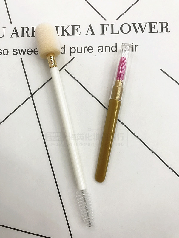 Two new style makeup powder puff + lip brush + eyelash comb eyebrows comb foreign trade domestic sales of three colors Two new style makeup powder puff + lip brush + eyelash comb eyebrows comb foreign trade domestic sales of three colors
