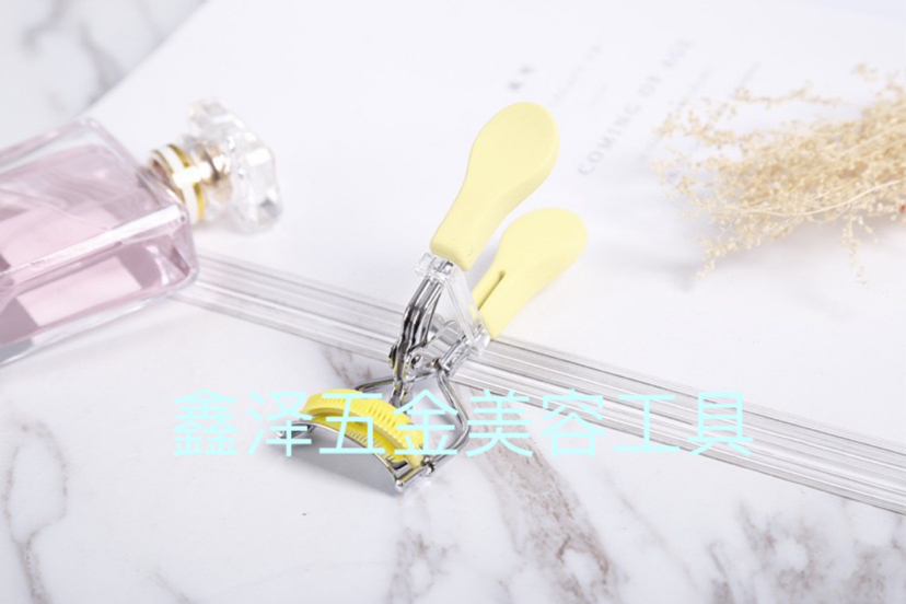 Eyelash Curler Eyelash Curler Color Rubber and Plastic Eyelash Curler with Comb Eyelash Curler Beauty Tools Eyelash Curler Eyelash Curler Color Rubber and Plastic Eyelash Curler with Comb Eyelash Curler Beauty Tools