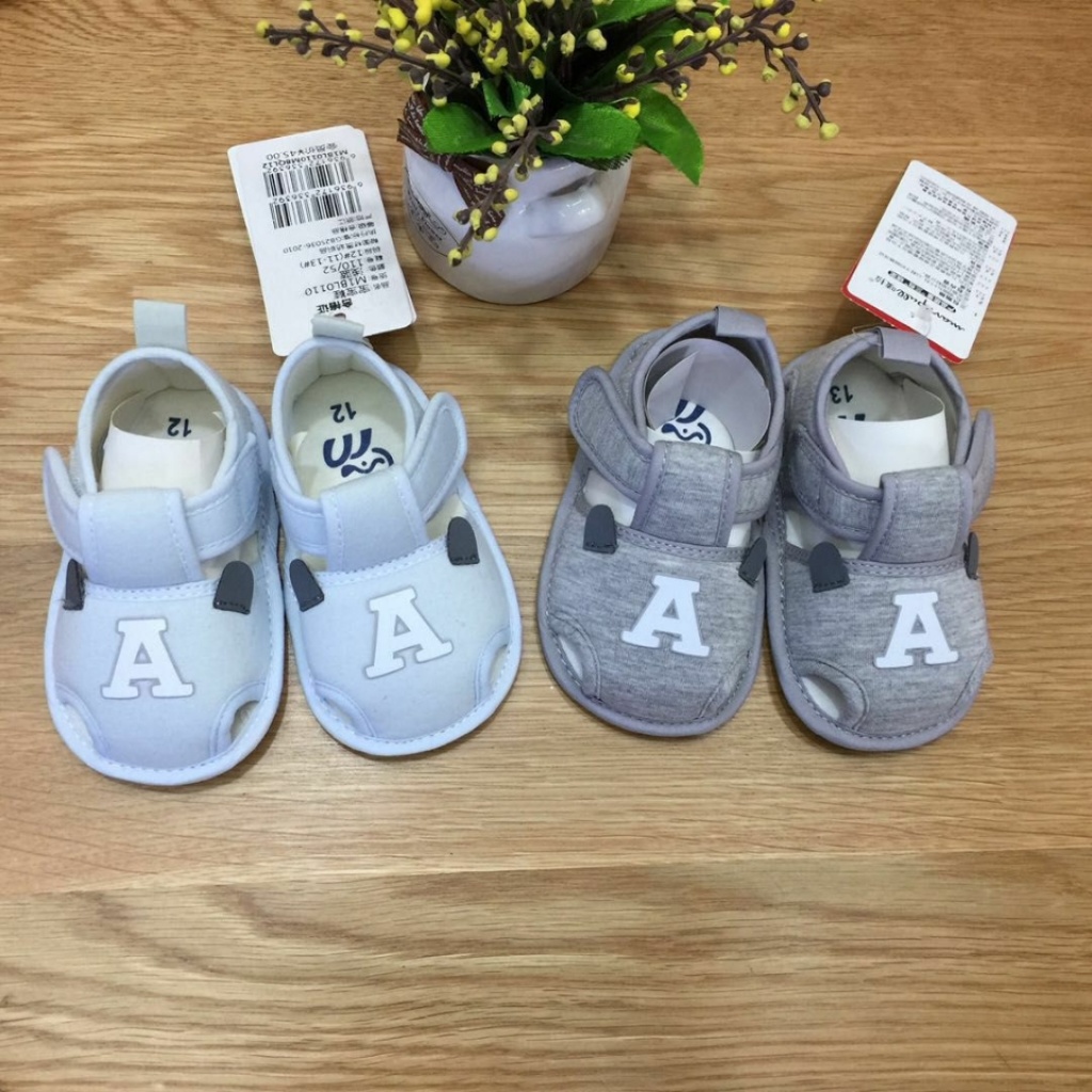 Mutra summer baby shoes for boys and girls, with soft sole and soft surface Mutra summer baby shoes for boys and girls, with soft sole and soft surface