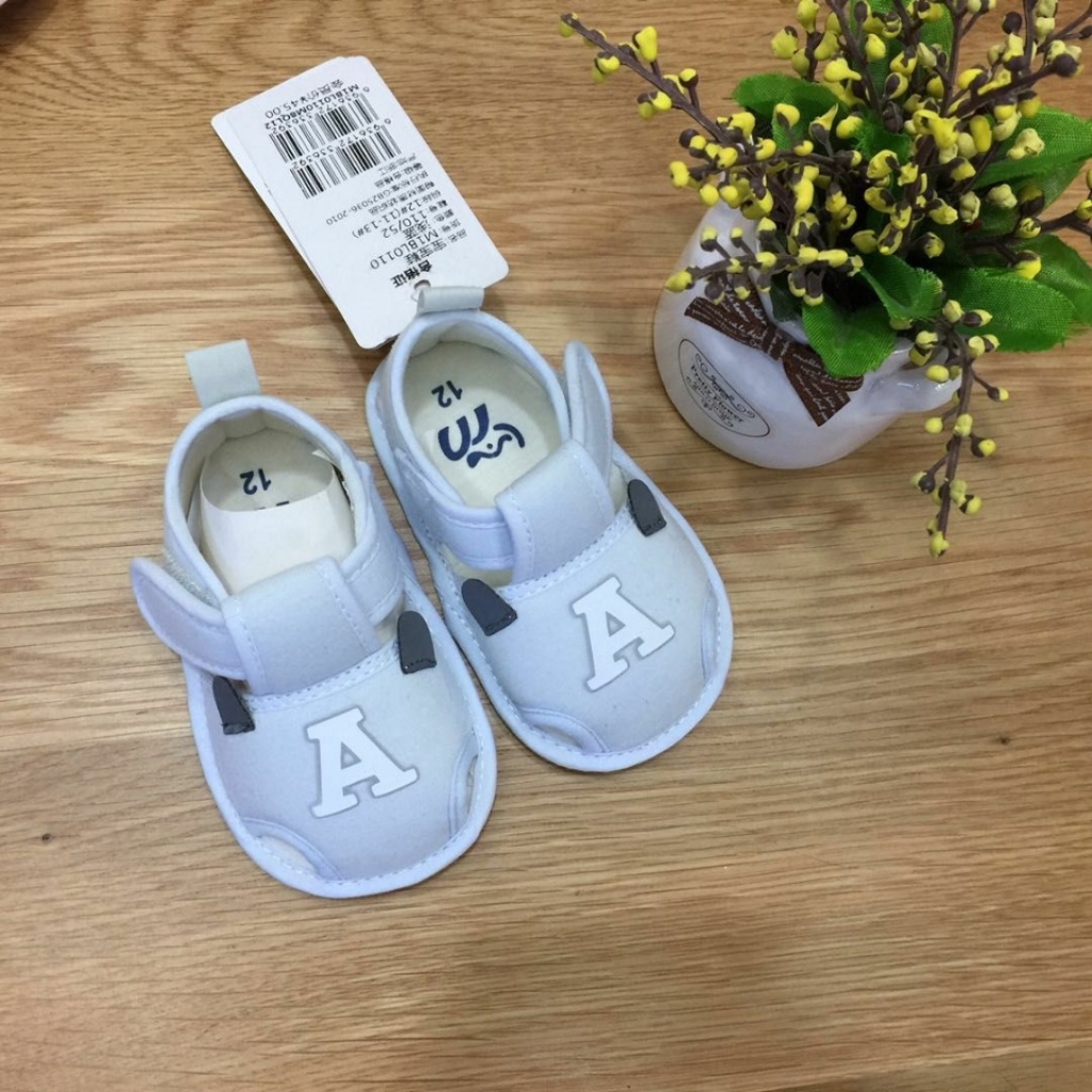 Mutra summer baby shoes for boys and girls, with soft sole and soft surface Mutra summer baby shoes for boys and girls, with soft sole and soft surface
