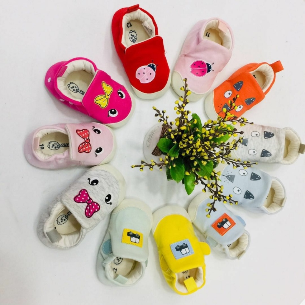 Snow doll baby men and women baby shoes leather grain soft sole skin-friendly cotton manufacturers Snow doll baby men and women baby shoes leather grain soft sole skin-friendly cotton manufacturers