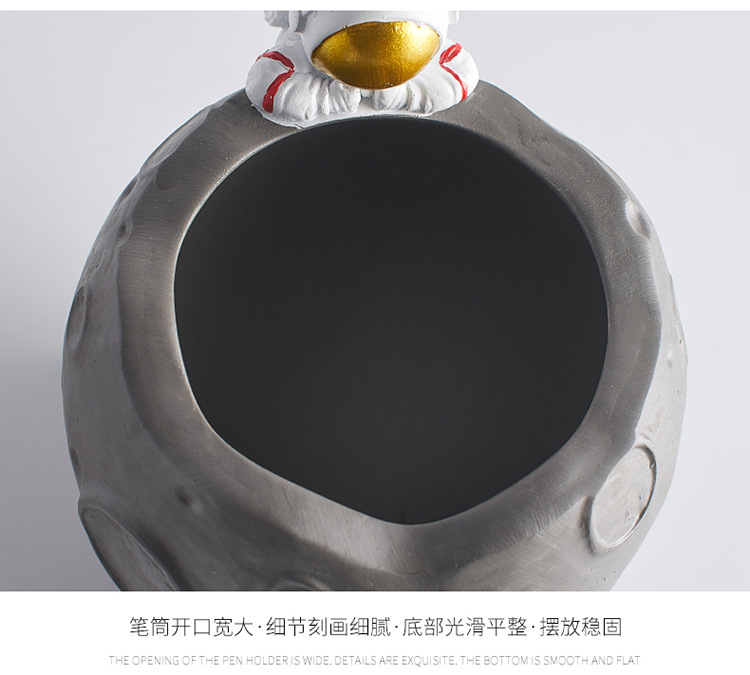 Creative Personality Ins Style Astronaut Pencil Vase Decoration Student Dormitory Office Desk Desktop Decorations Creative Personality Ins Style Astronaut Pencil Vase Decoration Student Dormitory Office Desk Desktop Decorations