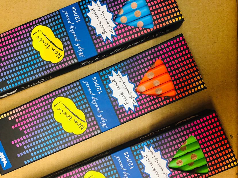 Groove Pencil Triangle Penholder, Environmentally Friendly Non-Lead-Poisonous, Constant Lead, Easy to Roll and Cut