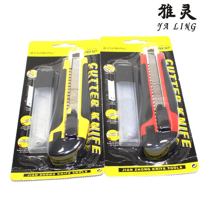 Utility knife with automatic blade cartridge star quality super sharp blade that came with a box
