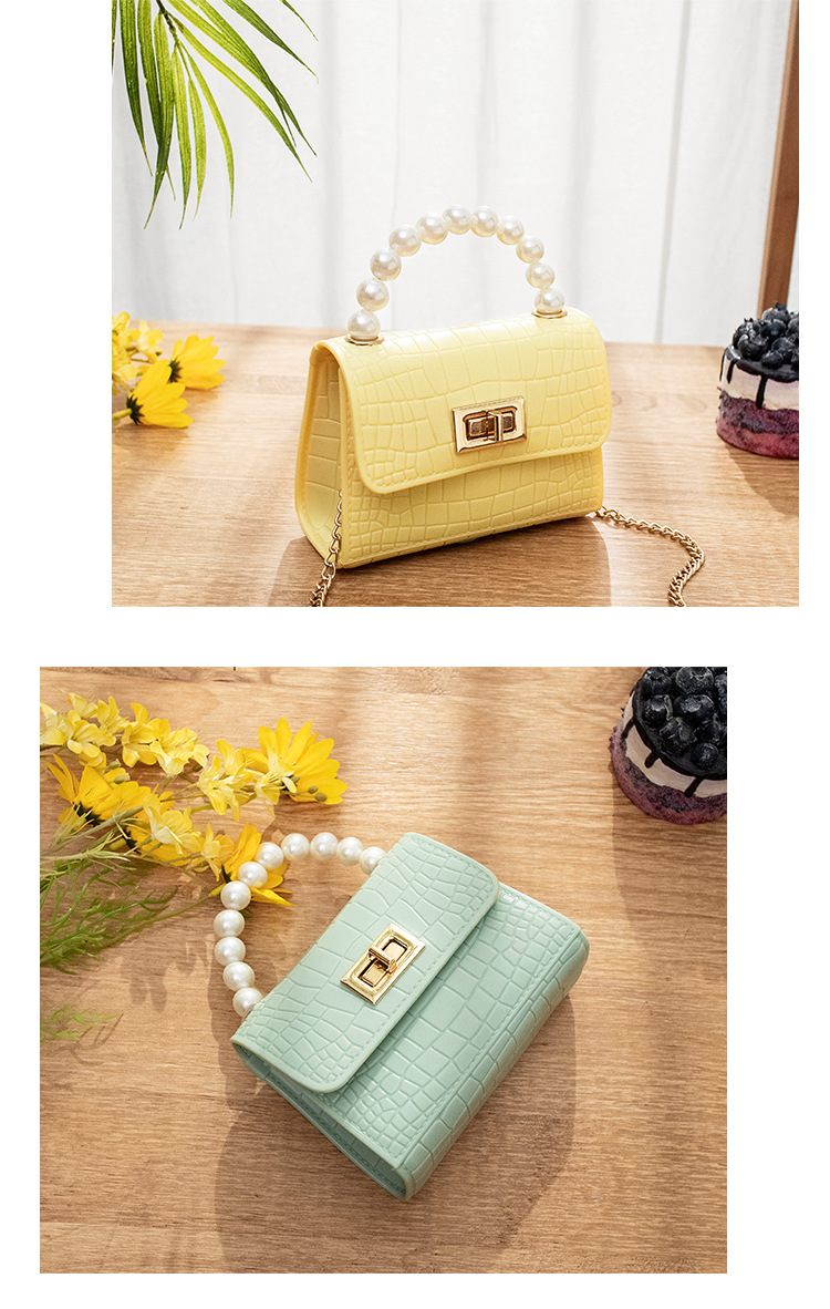 Women's Bag 2021 New Mini Crocodile Pattern Lock Pearl Handle Gel Bag Fresh Lipstick Pack Foreign Trade Women's Bag 2021 New Mini Crocodile Pattern Lock Pearl Handle Gel Bag Fresh Lipstick Pack Foreign Trade