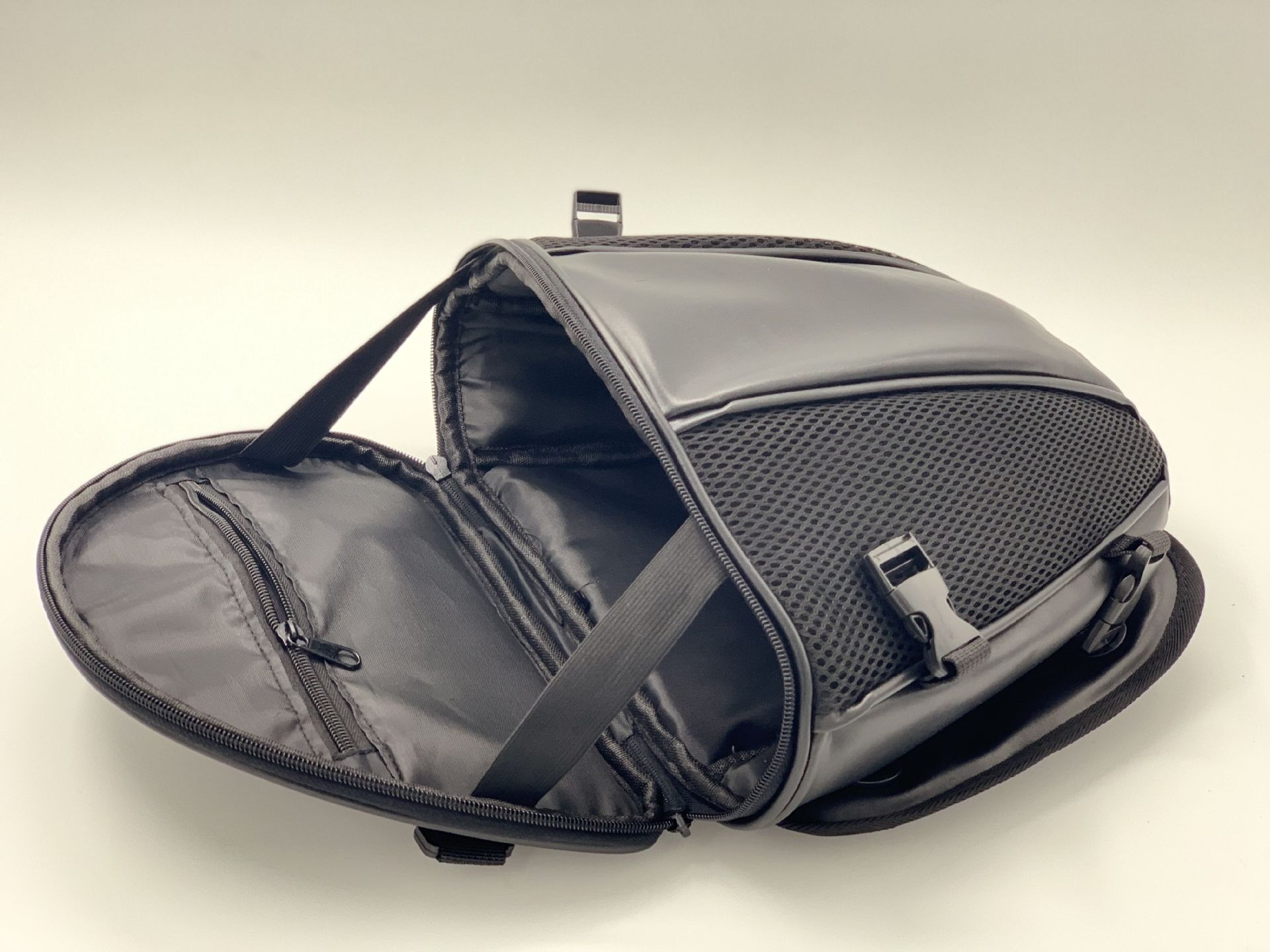 Cross-Border Factory Supply Travel Equipment Waterproof Backseat Bag Motorcycle Tail Bag Pannier Bag Riding Motorcycle Bag