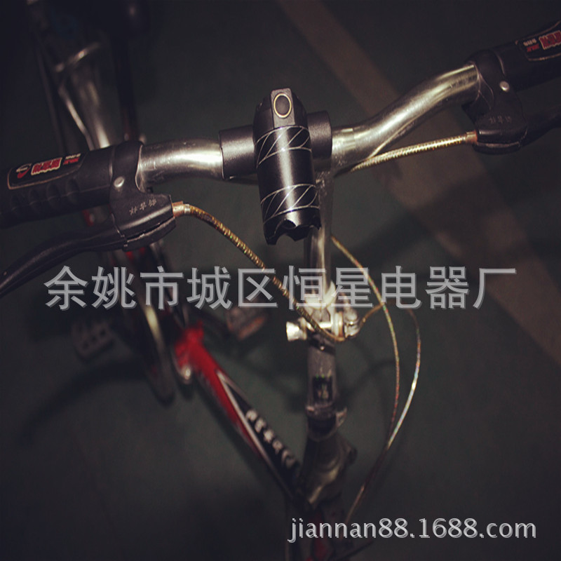Factory direct USB rechargeable bicycle headlights night riding equipment lighting Factory direct USB rechargeable bicycle headlights night riding equipment lighting