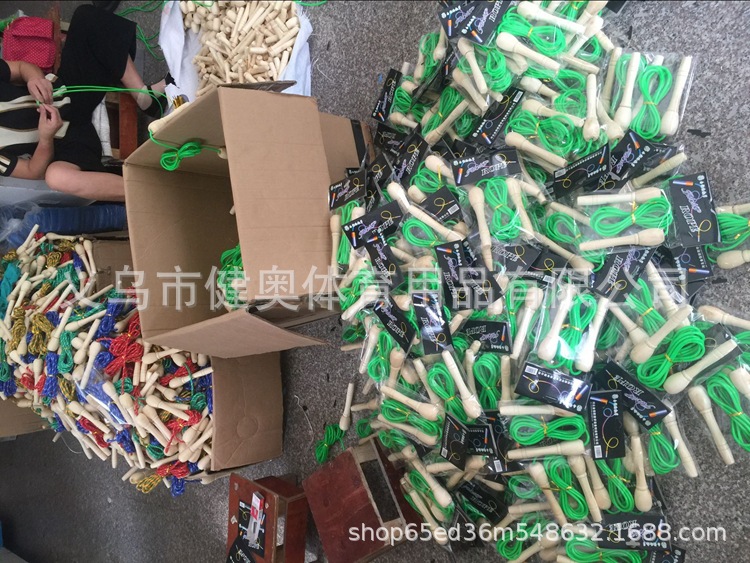 Manufacturers direct marketing sponge wooden handle children playing rope can do sports supplies fitness equipment gift single playing rope Manufacturers direct marketing sponge wooden handle children playing rope can do sports supplies fitness equipment gift single playing rope