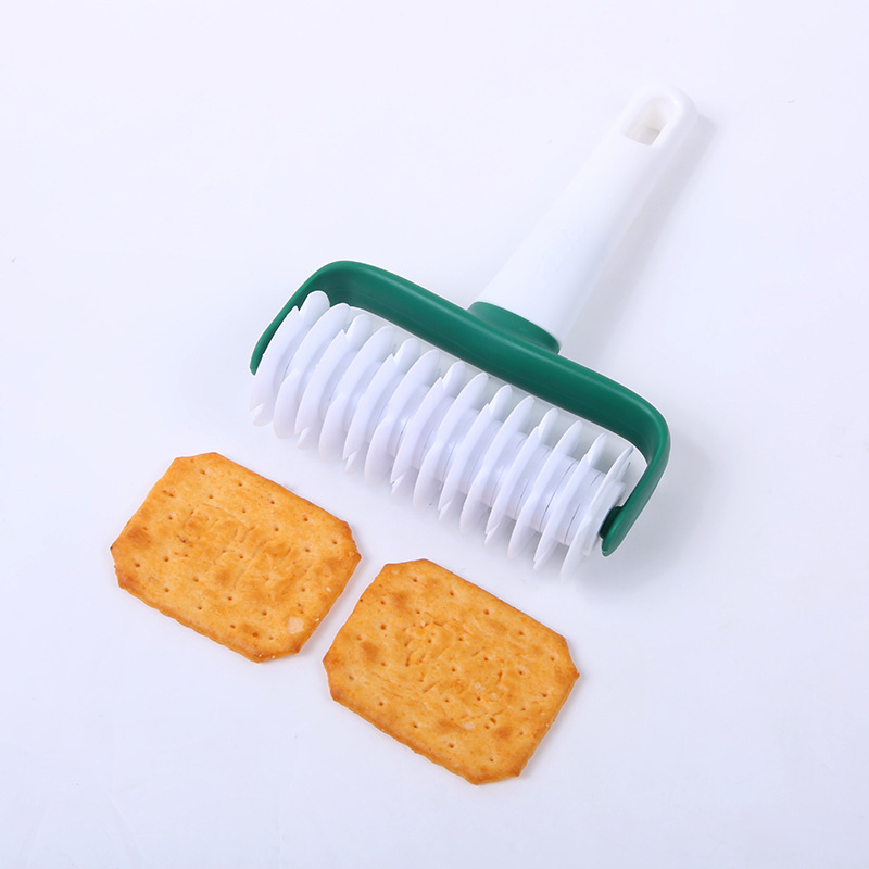 New Kitchen Baking Gadget Roller Mesh Cutting Wheel Knife Rolling Pin Dumpling Maker Factory Direct Sales New Kitchen Baking Gadget Roller Mesh Cutting Wheel Knife Rolling Pin Dumpling Maker Factory Direct Sales