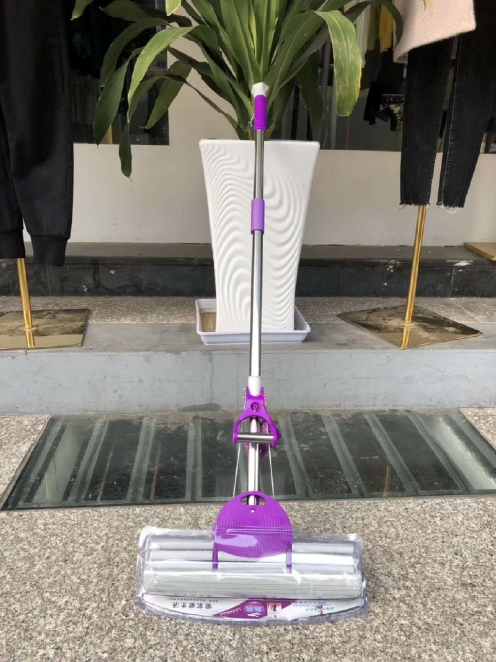 27CM soft cotton double pressure collodion towing household multi-function roller mop, hand washable, retractable absorbent sponge mop 27CM soft cotton double pressure collodion towing household multi-function roller mop, hand washable, retractable absorbent sponge mop