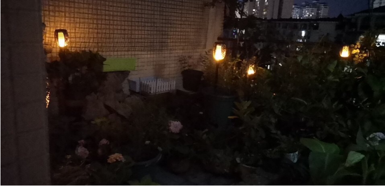 USB charged flame lamp lawn plug - in lamp hot style electronics solar flame lamp