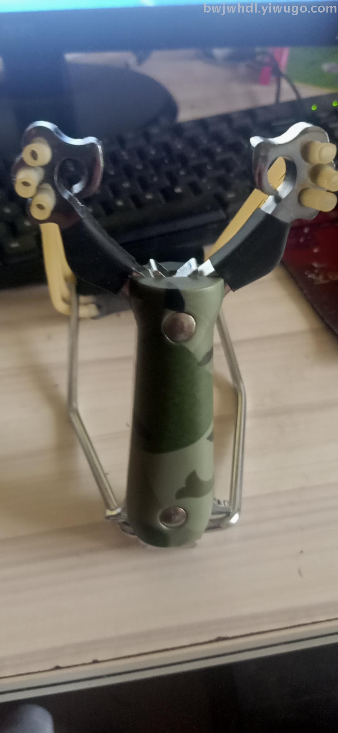 Wholesale new Jade Dragon slingshot with arm bracket sniper bow shooting outdoors