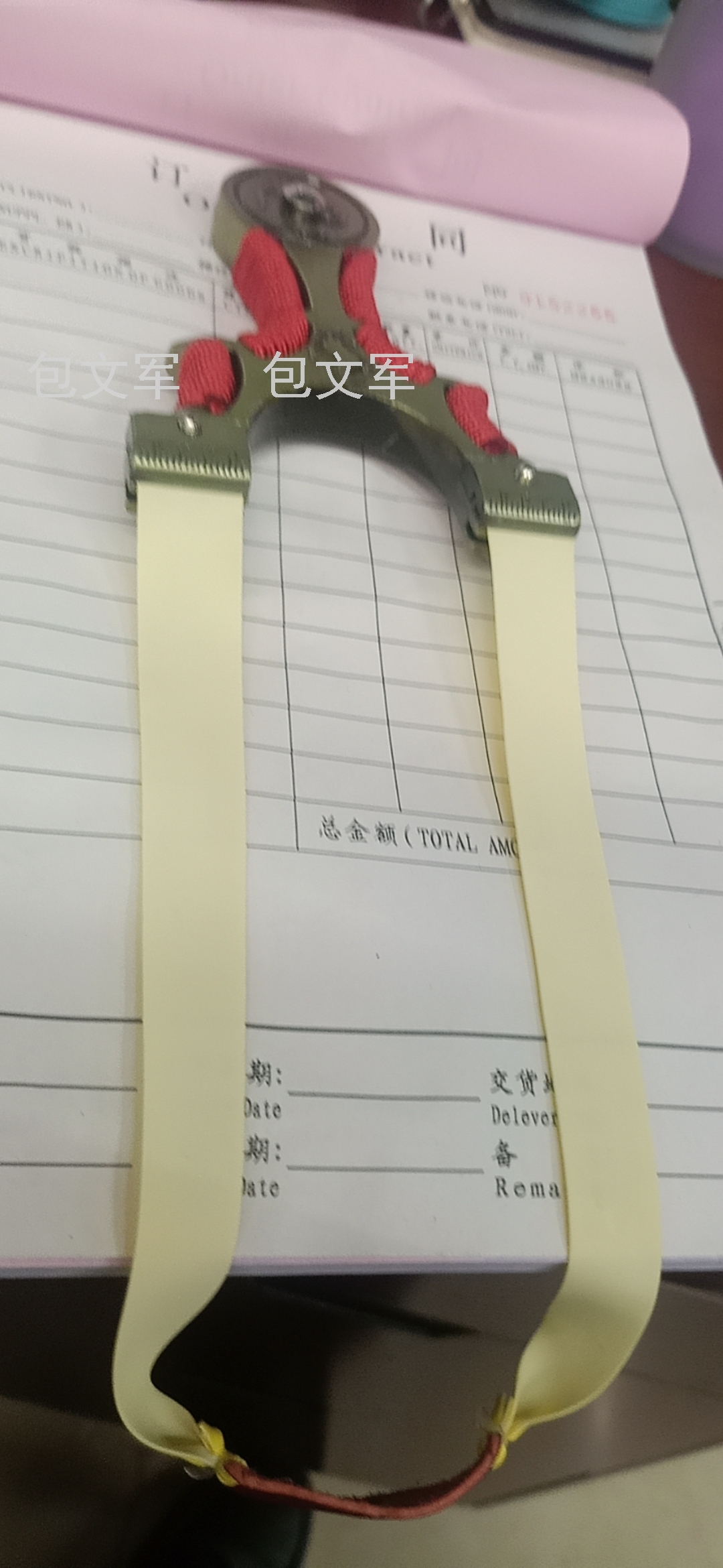 Factory Wholesale Ferrari with Laser Flat Rubber Band Elastic Fast Pressure Shooting Supplies Outdoor Slingshot