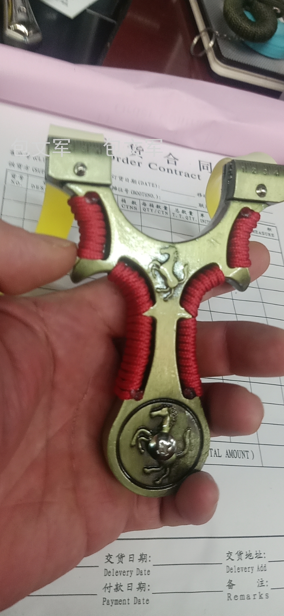 Factory Wholesale Ferrari with Laser Flat Rubber Band Elastic Fast Pressure Shooting Supplies Outdoor Slingshot