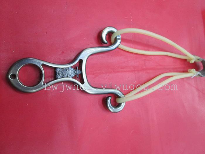 Wholesale and retail of zinc alloy toys outdoor shooting Treasure Slingshot