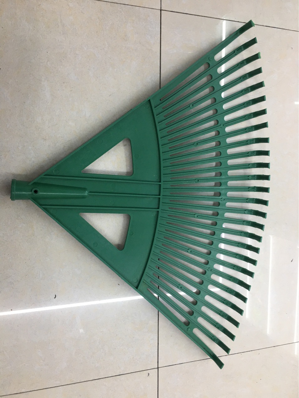 Pitchfork 27 Teeth Sundries Leaf Rake Loose Soil Pitchfork Garden Gardening Tools Lawn Flat Rake Green Pitchfork Pitchfork 27 Teeth Sundries Leaf Rake Loose Soil Pitchfork Garden Gardening Tools Lawn Flat Rake Green Pitchfork