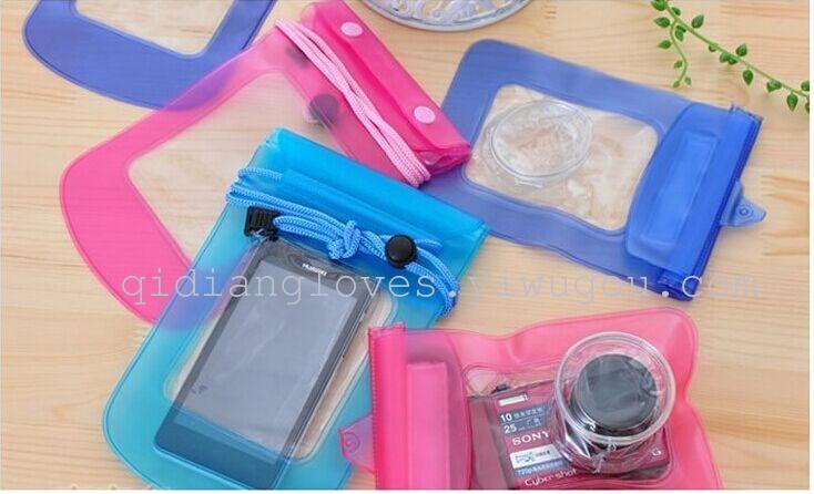The new two mobile phone waterproof bag bag Songkran environmental PVC mobile phone waterproof jacket