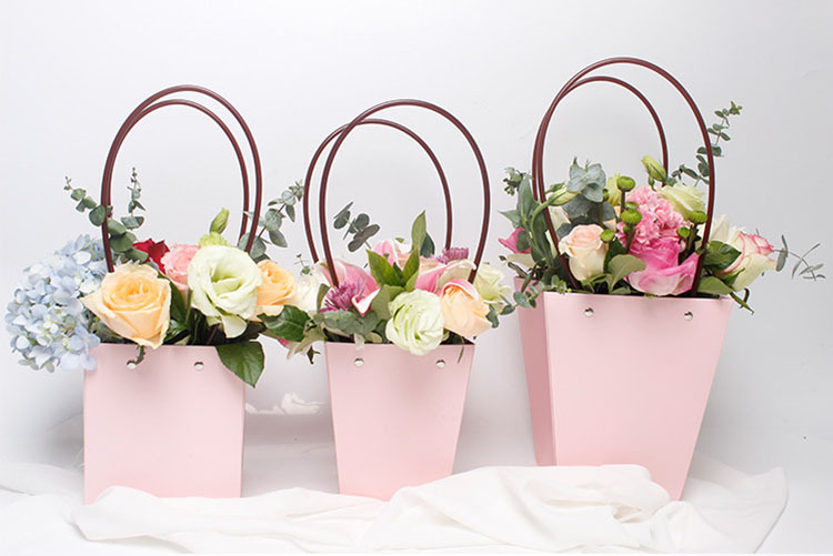 Thickened Waterproof Bag Pink Internet Celebrity Kraft Paper Bag Teacher's Day Flowers Bouquet Gift Box Wholesale