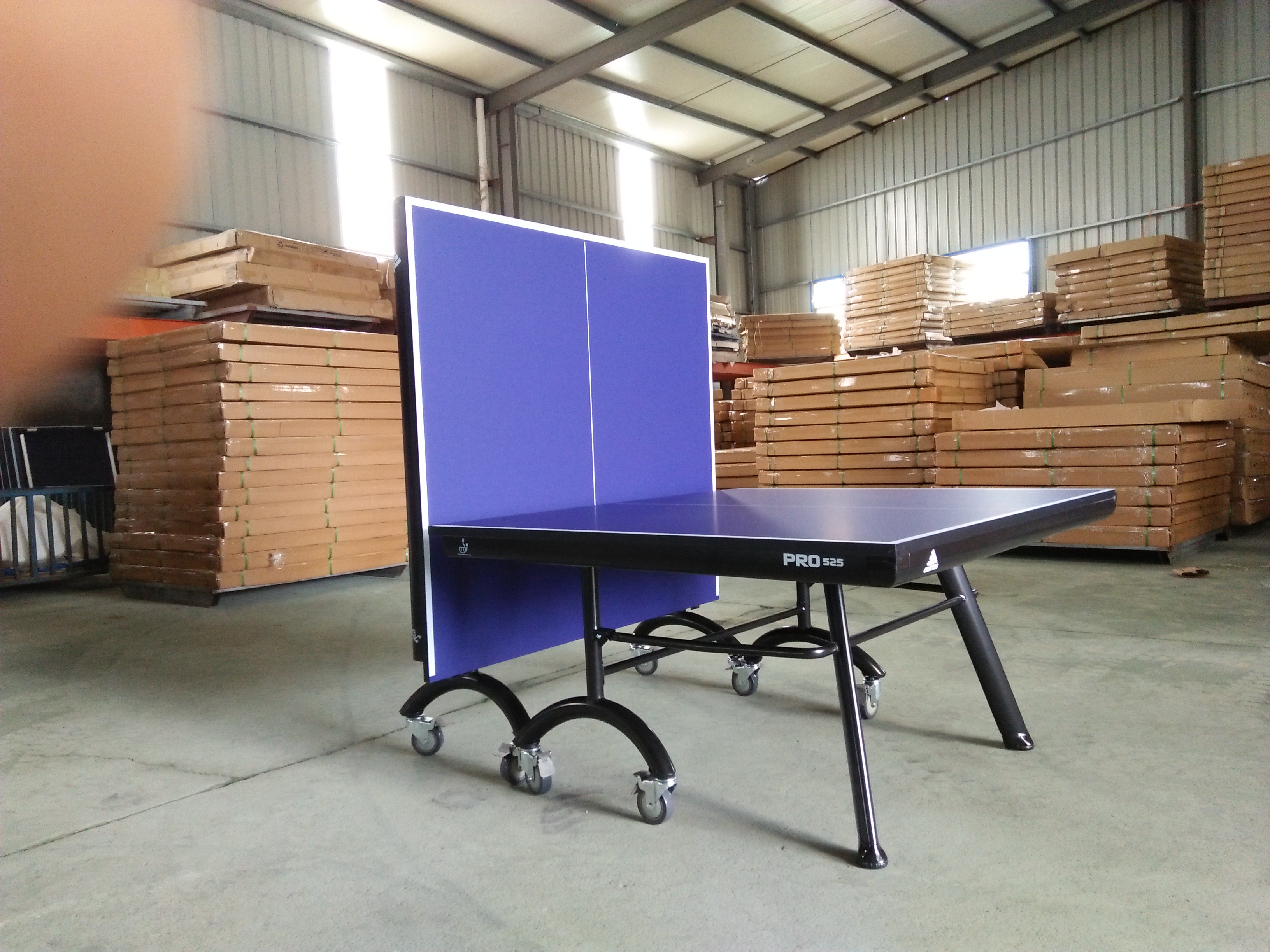 table tennis table movable with wheels PRO525