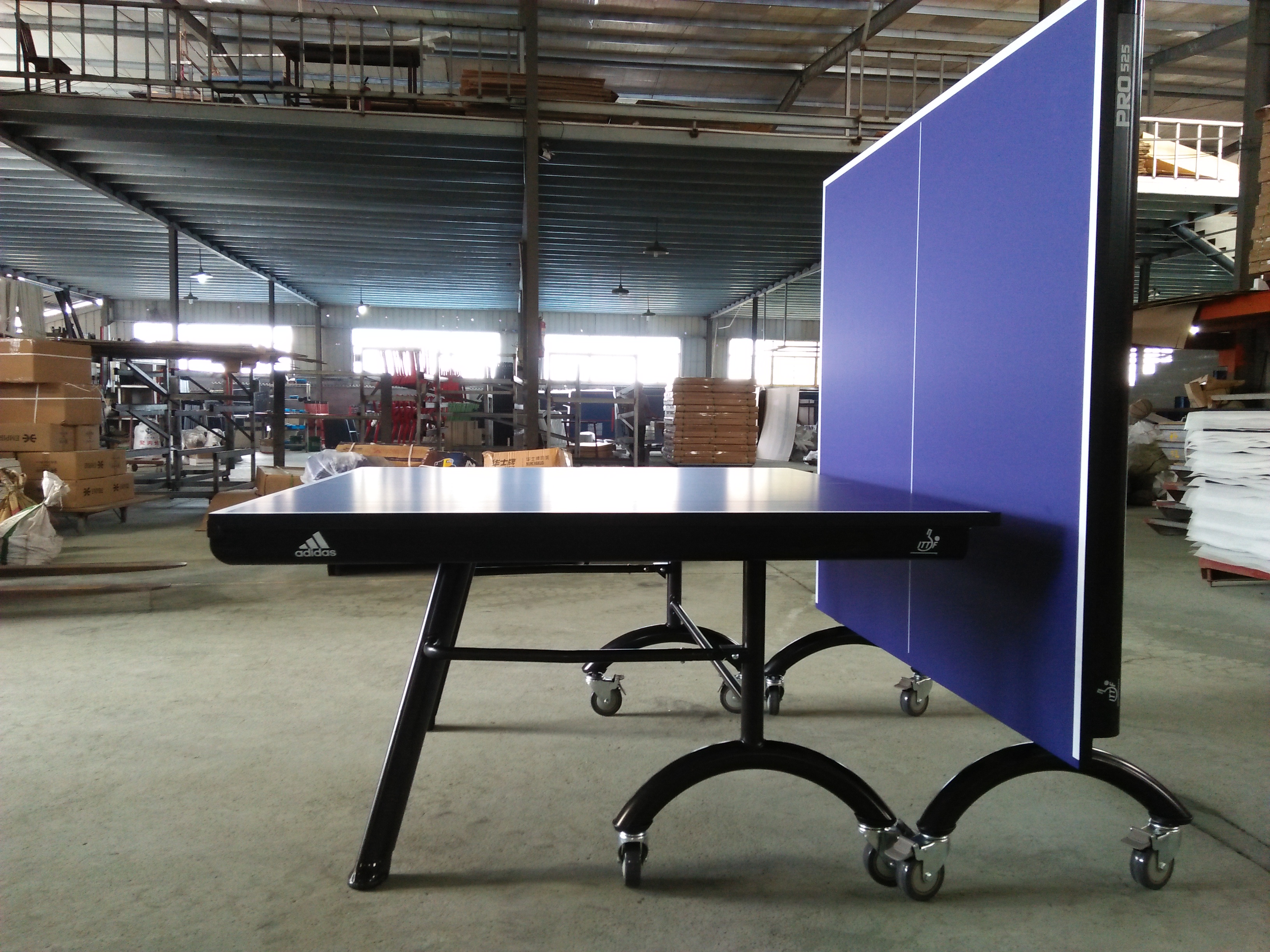 table tennis table movable with wheels PRO525