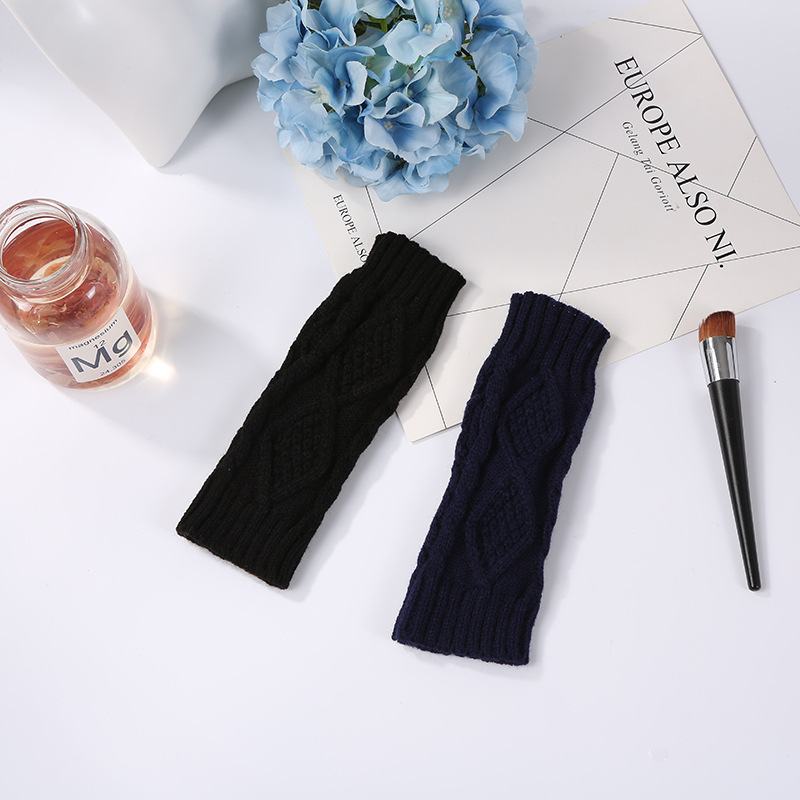 Korean Style Women's 20cm Two Diamond-Shaped Fingerless Gloves Arm Sleeve Winter Warm Long Cuff One Piece Dropshipping Korean Style Women's 20cm Two Diamond-Shaped Fingerless Gloves Arm Sleeve Winter Warm Long Cuff One Piece Dropshipping